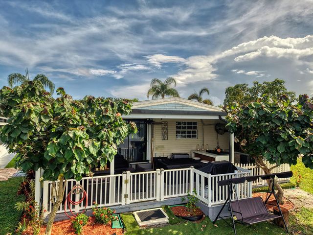 139 Plantation Boulevard, Lake Worth, FL 33467