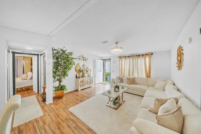139 Plantation Boulevard, Lake Worth, FL 33467
