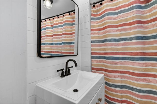 29 Bacheller St, Lynn, MA 01904