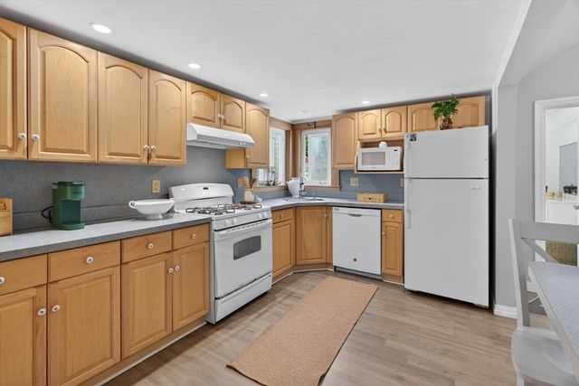 29 Bacheller St, Lynn, MA 01904