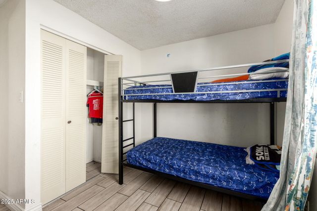 8001 W COLLEGE Drive, Phoenix, AZ 85033