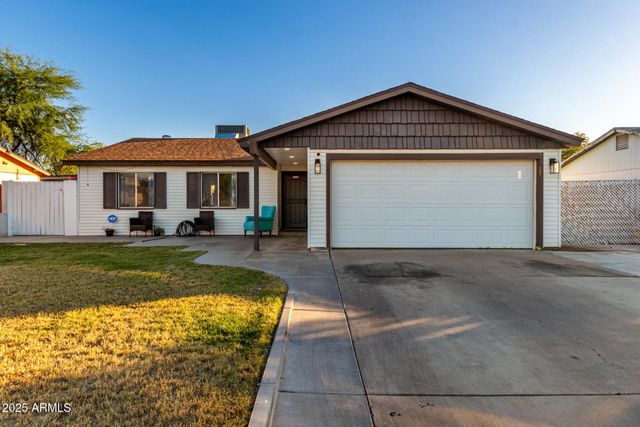 8001 W COLLEGE Drive, Phoenix, AZ 85033