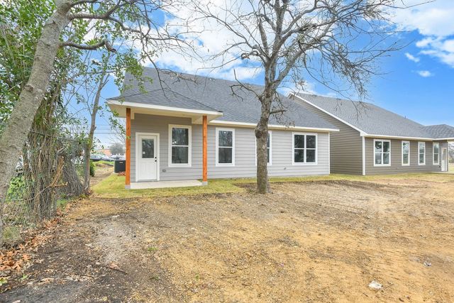 607 N Getzendaner Street, Waxahachie, TX 75165