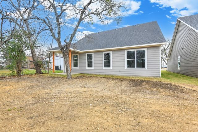 607 N Getzendaner Street, Waxahachie, TX 75165