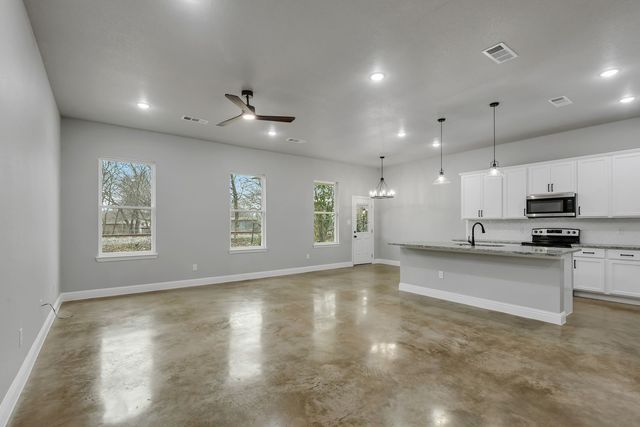 607 N Getzendaner Street, Waxahachie, TX 75165