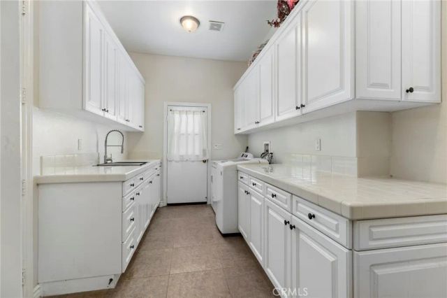 7907 Horizon View Drive, Riverside, CA 92506