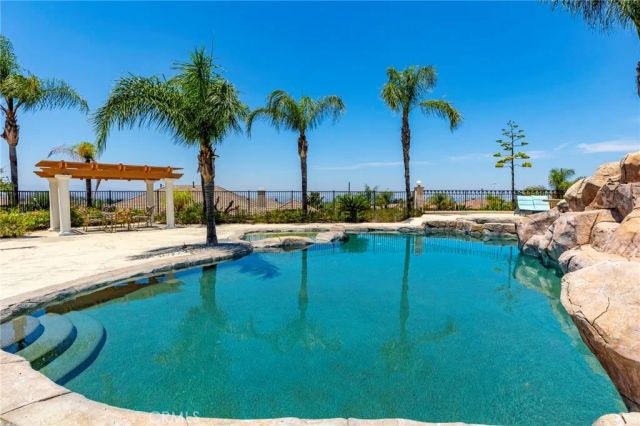 7907 Horizon View Drive, Riverside, CA 92506