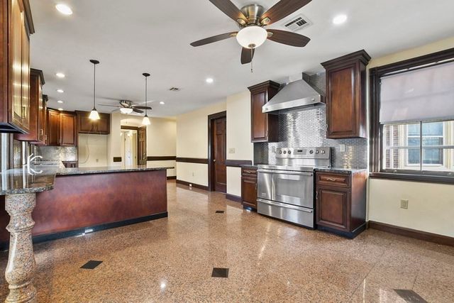 34 South Street, Brockton, MA 02301