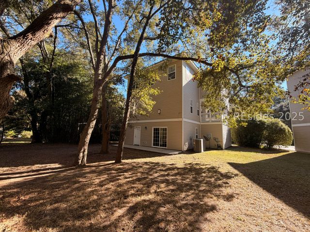 12 Peregrine Dr, Hilton Head Island, SC 29926