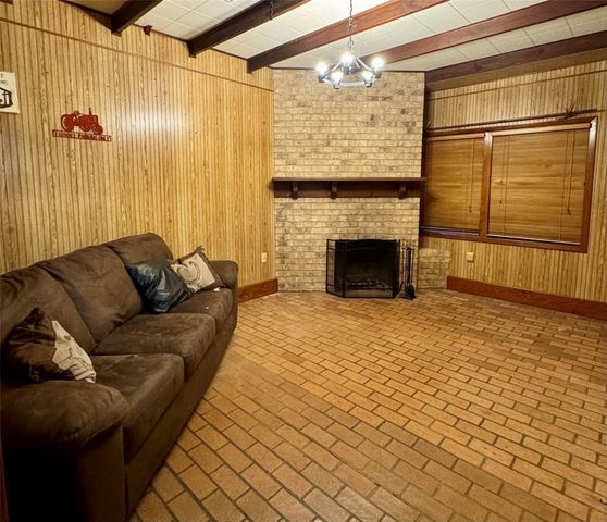 3706 College Street, Damon, TX 77430