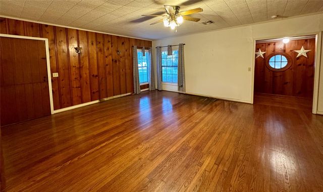 3706 College Street, Damon, TX 77430