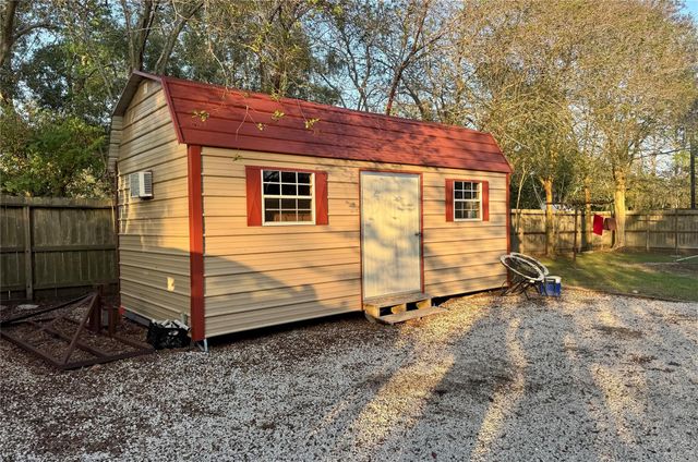 3706 College Street, Damon, TX 77430