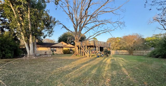 3706 College Street, Damon, TX 77430