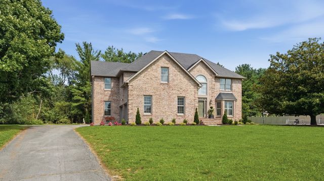 108 Kings Pl, Tullahoma, TN 37388