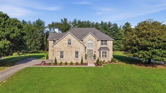 108 Kings Pl, Tullahoma, TN 37388
