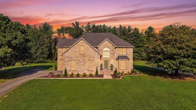 108 Kings Pl, Tullahoma, TN 37388