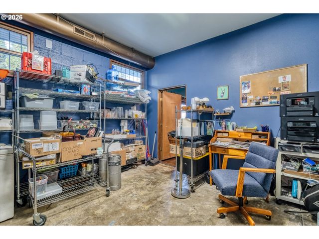 941 W 3RD Ave, Eugene, OR 97402