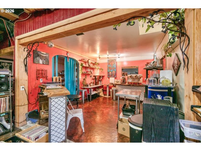 941 W 3RD Ave, Eugene, OR 97402