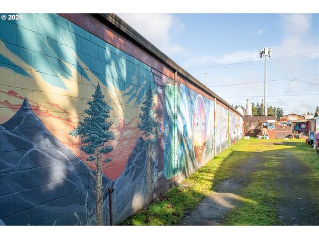 941 W 3RD Ave, Eugene, OR 97402