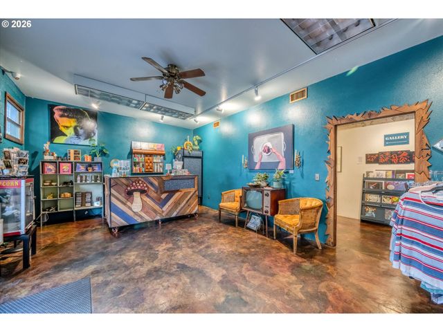 941 W 3RD Ave, Eugene, OR 97402
