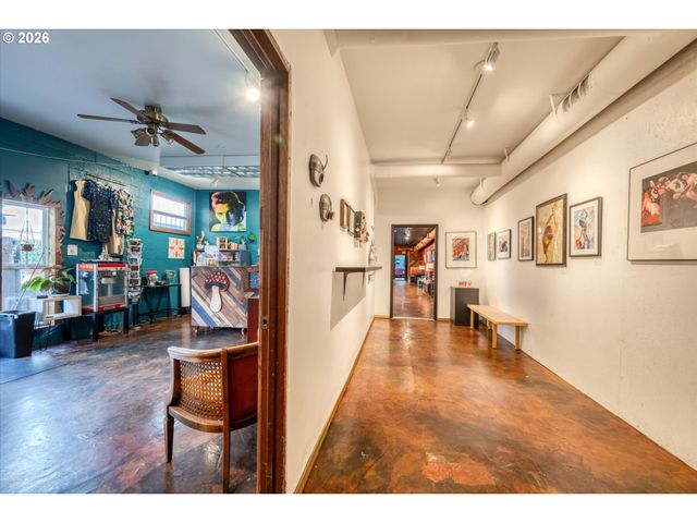 941 W 3RD Ave, Eugene, OR 97402