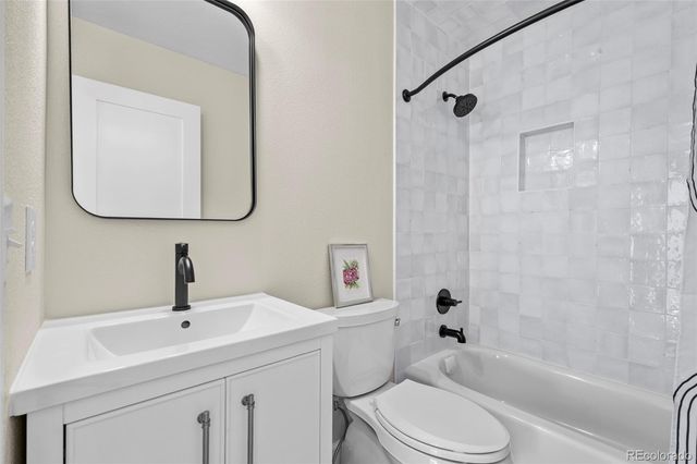 5984 S Monaco Way, Centennial, CO 80111