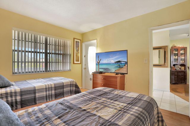 2050 NE 39th Street N313, Lighthouse Point, FL 33064