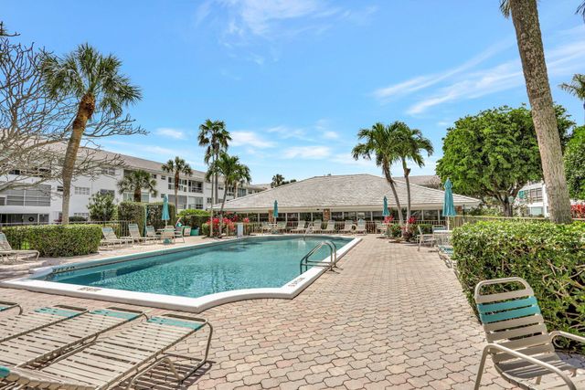2050 NE 39th Street N313, Lighthouse Point, FL 33064