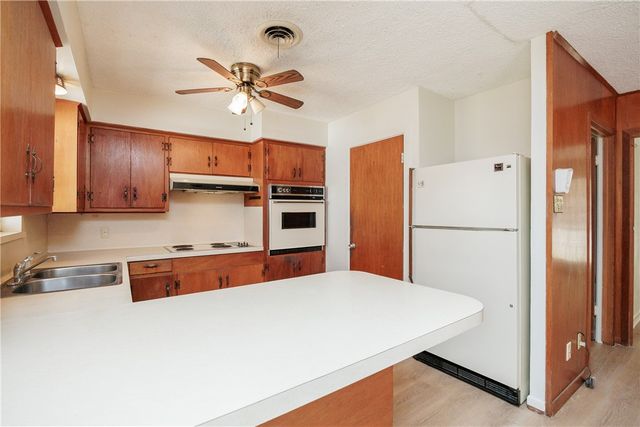 1137 Bradshaw Dr, Corpus Christi, TX 78412