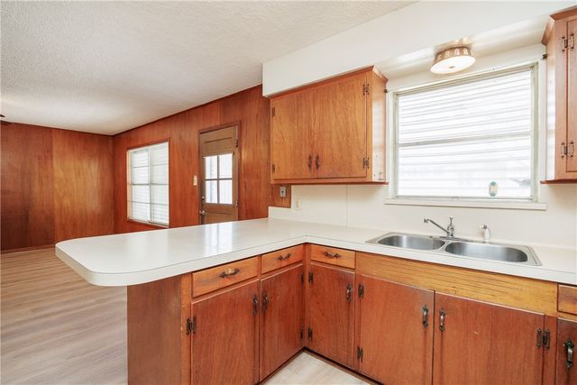 1137 Bradshaw Dr, Corpus Christi, TX 78412