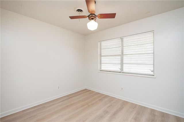 1137 Bradshaw Dr, Corpus Christi, TX 78412