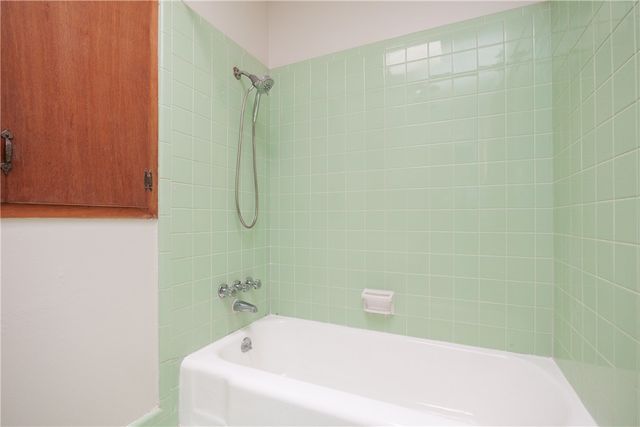 1137 Bradshaw Dr, Corpus Christi, TX 78412