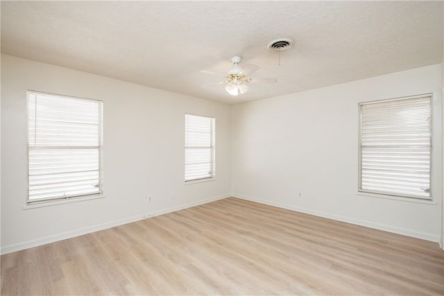 1137 Bradshaw Dr, Corpus Christi, TX 78412