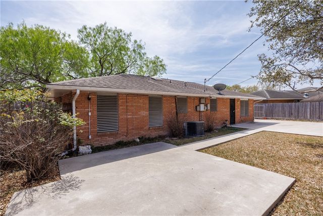 1137 Bradshaw Dr, Corpus Christi, TX 78412