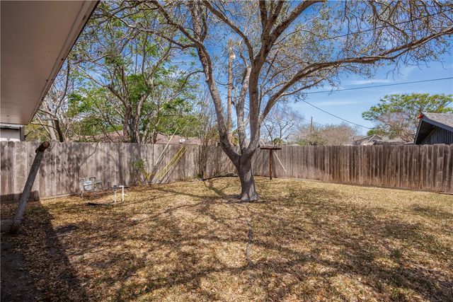1137 Bradshaw Dr, Corpus Christi, TX 78412