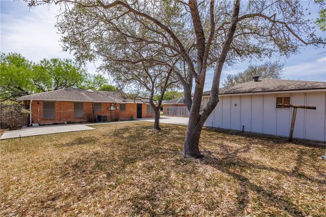 1137 Bradshaw Dr, Corpus Christi, TX 78412