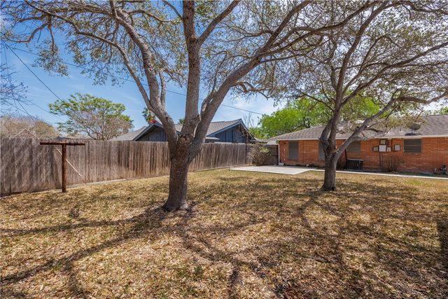 1137 Bradshaw Dr, Corpus Christi, TX 78412