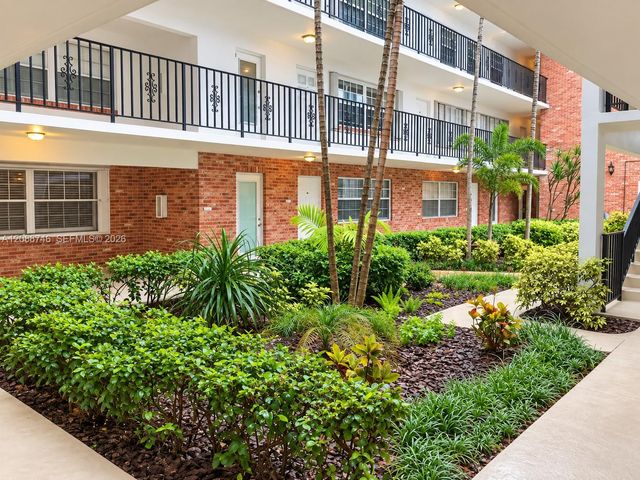 2424 NE 9th Street 105, Fort Lauderdale, FL 33304