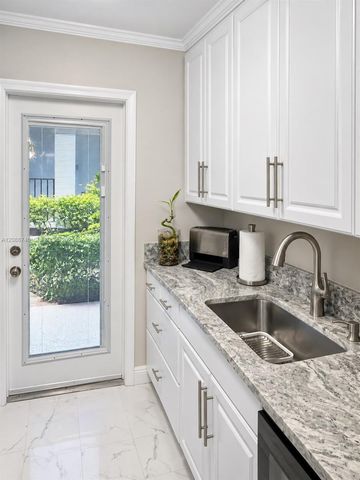 2424 NE 9th Street 105, Fort Lauderdale, FL 33304