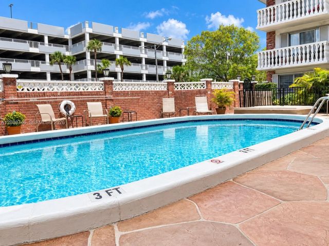2424 NE 9th Street 105, Fort Lauderdale, FL 33304