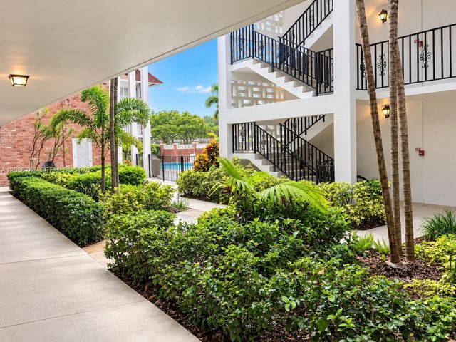 2424 NE 9th Street 105, Fort Lauderdale, FL 33304