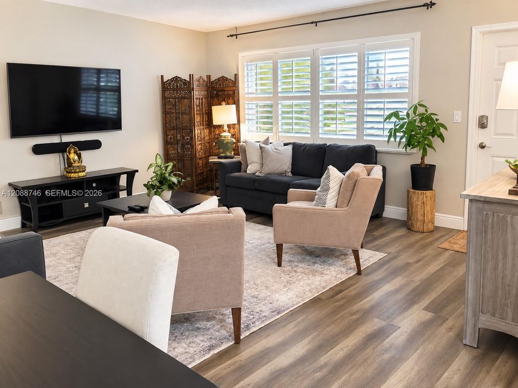 2424 NE 9th Street 105, Fort Lauderdale, FL 33304