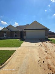 915 Alex Dr, Whitehouse, TX 75791