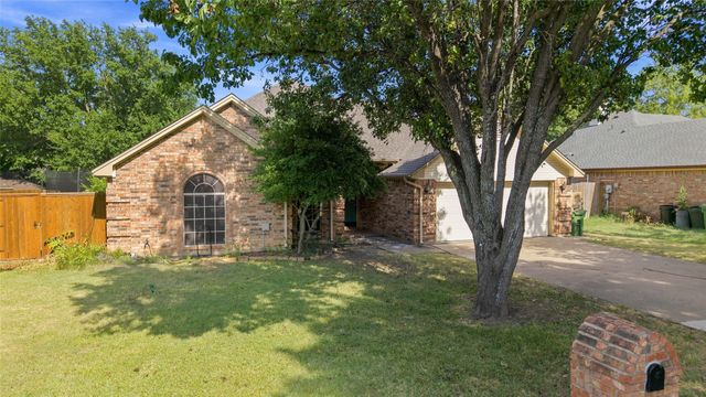 7732 Sagebrush Court N, North Richland Hills, TX 76182