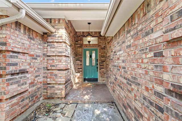 7732 Sagebrush Court N, North Richland Hills, TX 76182