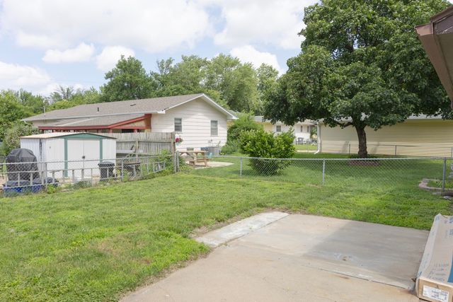 2746 AVE L, Council Bluffs, IA 51501
