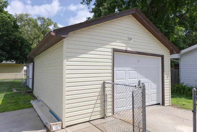 2746 AVE L, Council Bluffs, IA 51501
