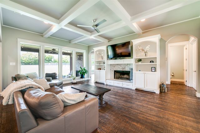 650 Cypress Point Drive, Gunter, TX 75058