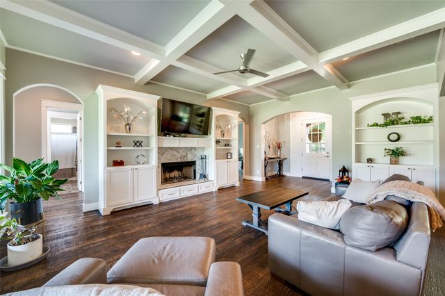 650 Cypress Point Drive, Gunter, TX 75058