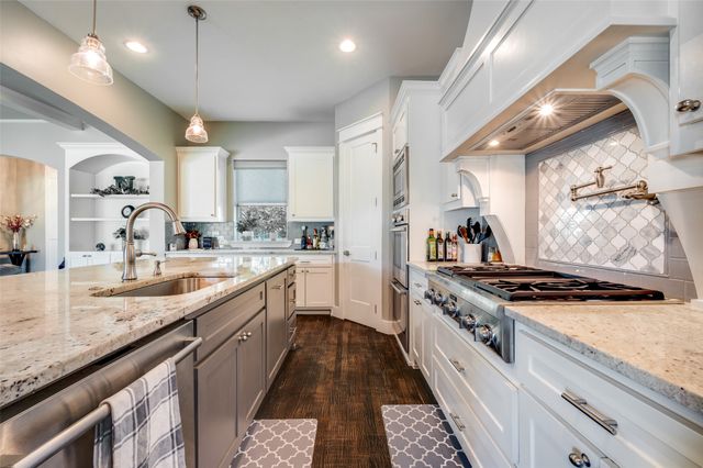 650 Cypress Point Drive, Gunter, TX 75058